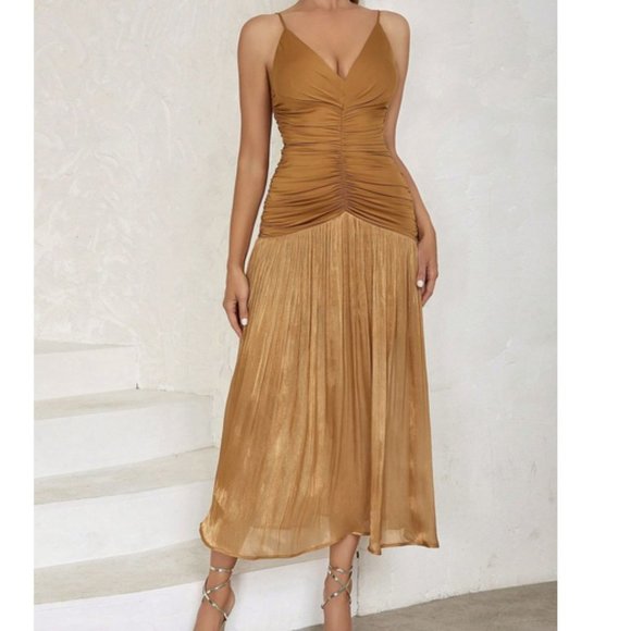 Metallic shimmer Ruched Front Spaghetti Strap Cami Dress - Picture 4 of 8